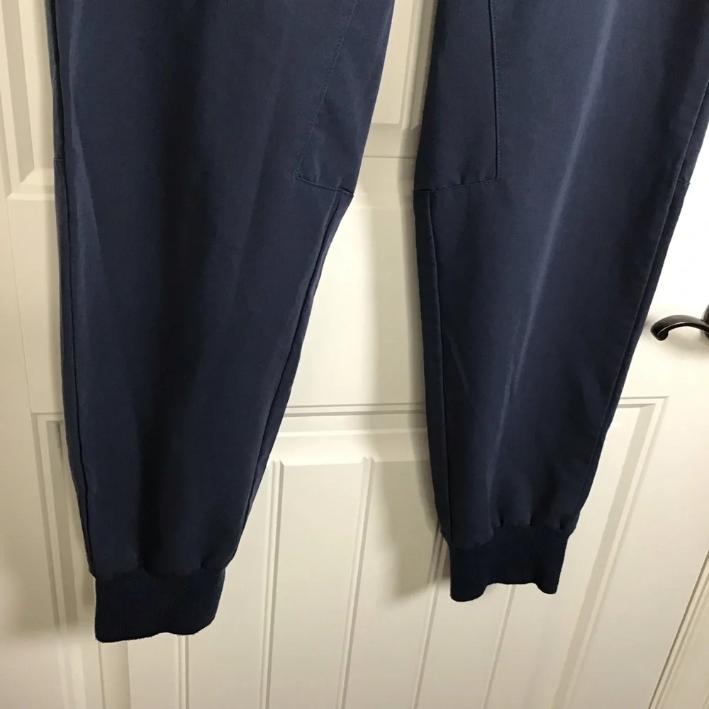Figs Tansen Jogger Scrub Pants in Night Sky Size Large Short.